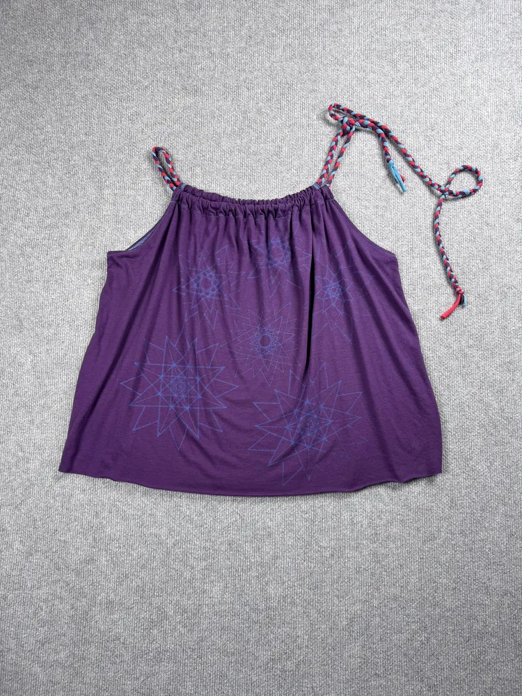 Musculosa con bretel trenzado