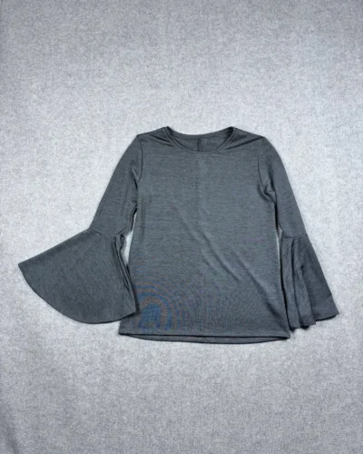 Remera gris brillosa de fiesta
