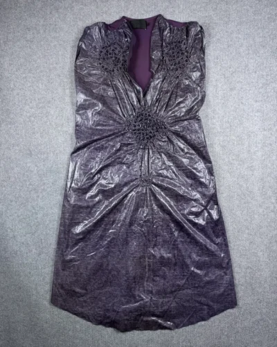 Vestido violeta plastificado