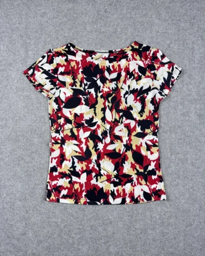 Remera floral abstracta