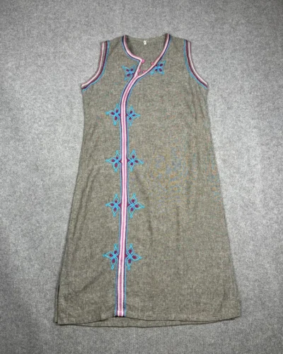 Vestido gris bordado rustico