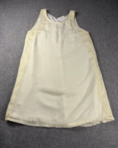 Vestido de gasa y broderie