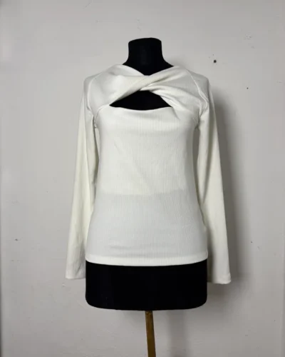 Remera desiderata escote frunce