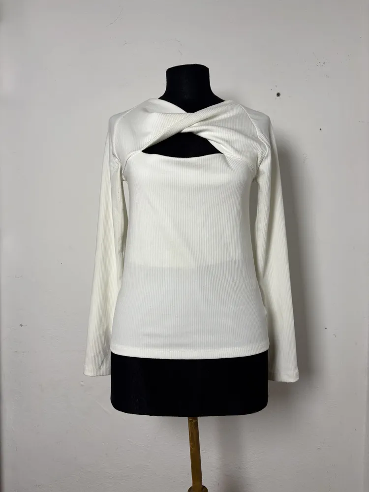 Remera desiderata escote frunce