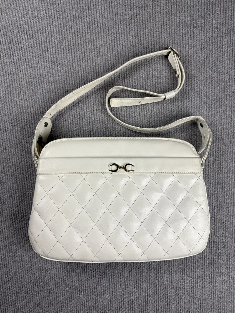 Cartera cuero matelasse blanco