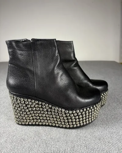 Botas plataforma tachas T.39