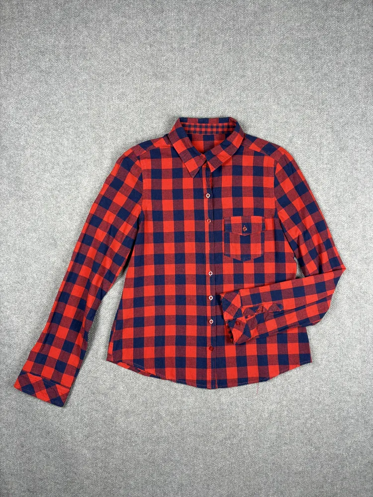 Camisa a cuadros rojo y azul