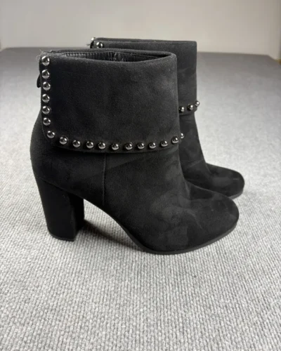 Botas gamuza tachas T.41