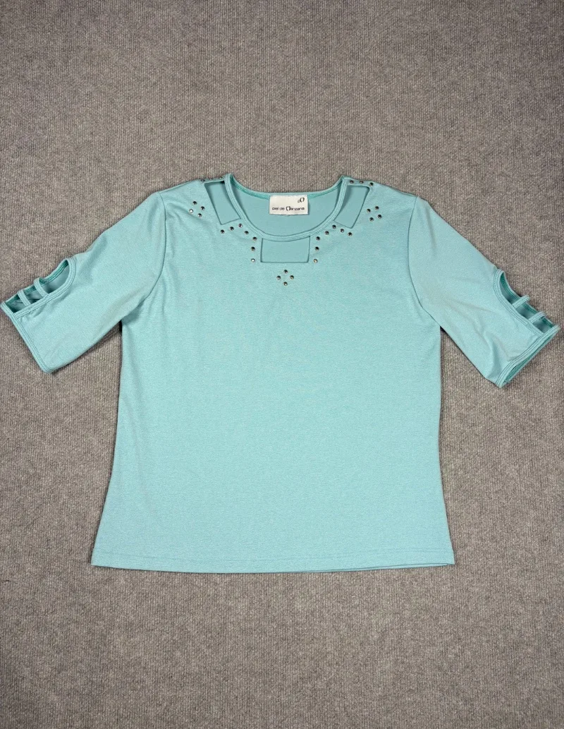 Remera celeste manguitas