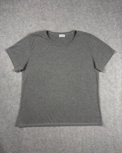 Remera básica gris