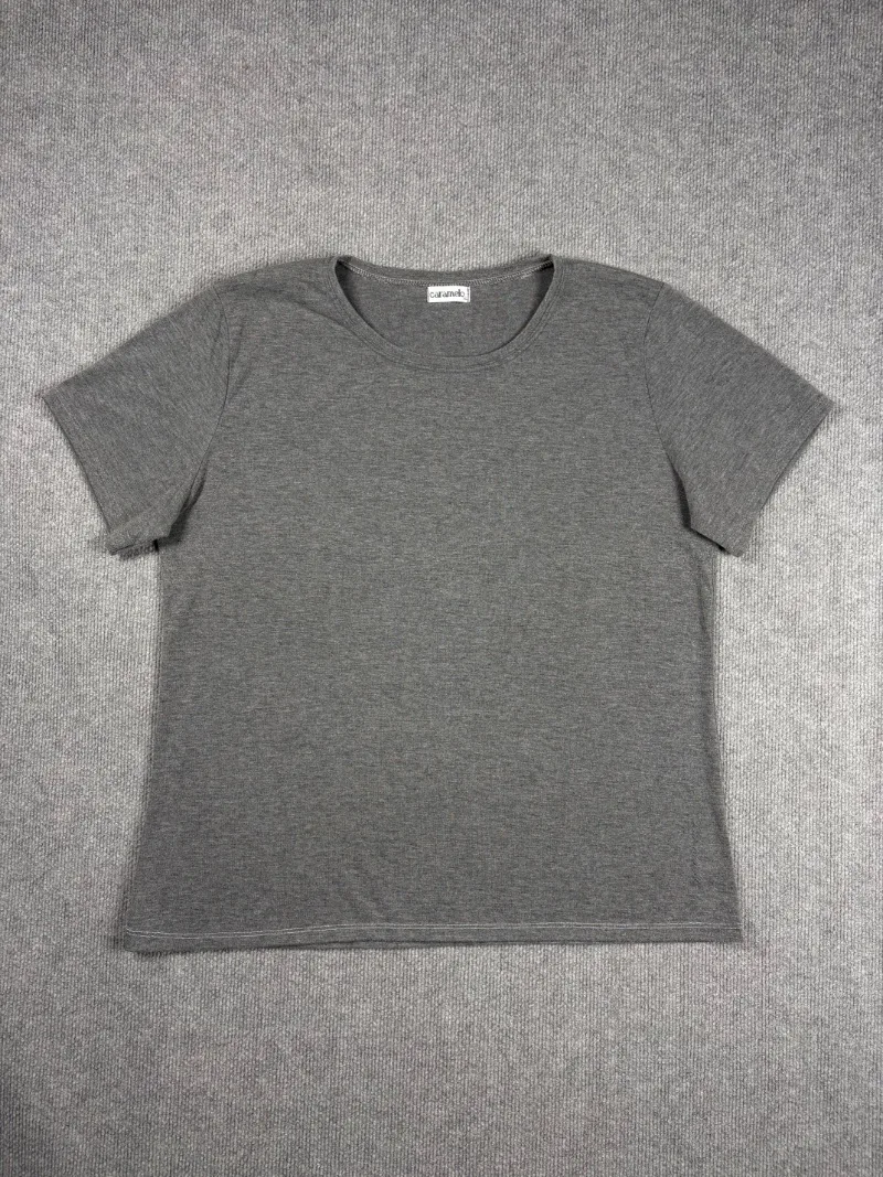 Remera básica gris
