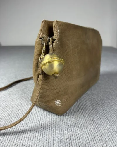 Cartera visón borla dorada
