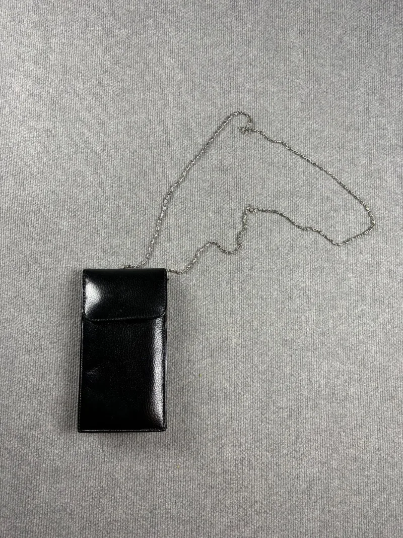 Cartera porta celular charol