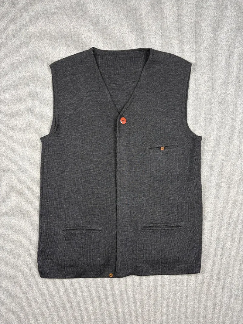 Chaleco gris oscuro