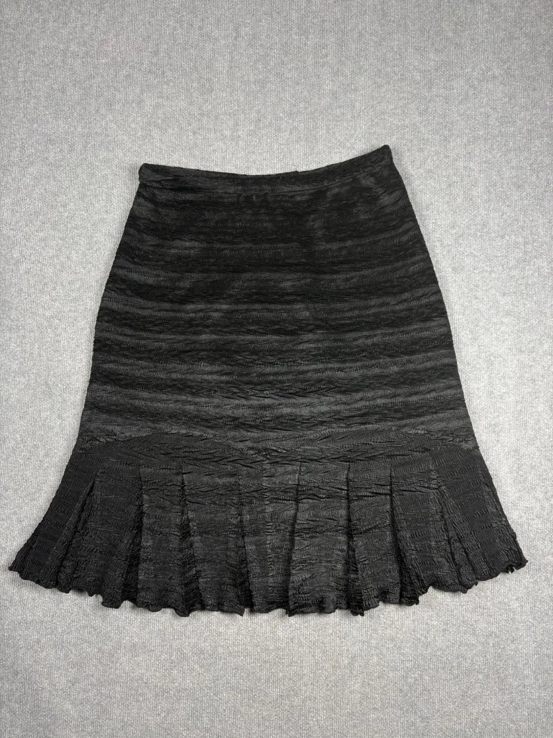Pollera plisada negra