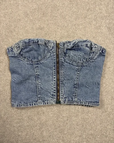 Top denim fruncido