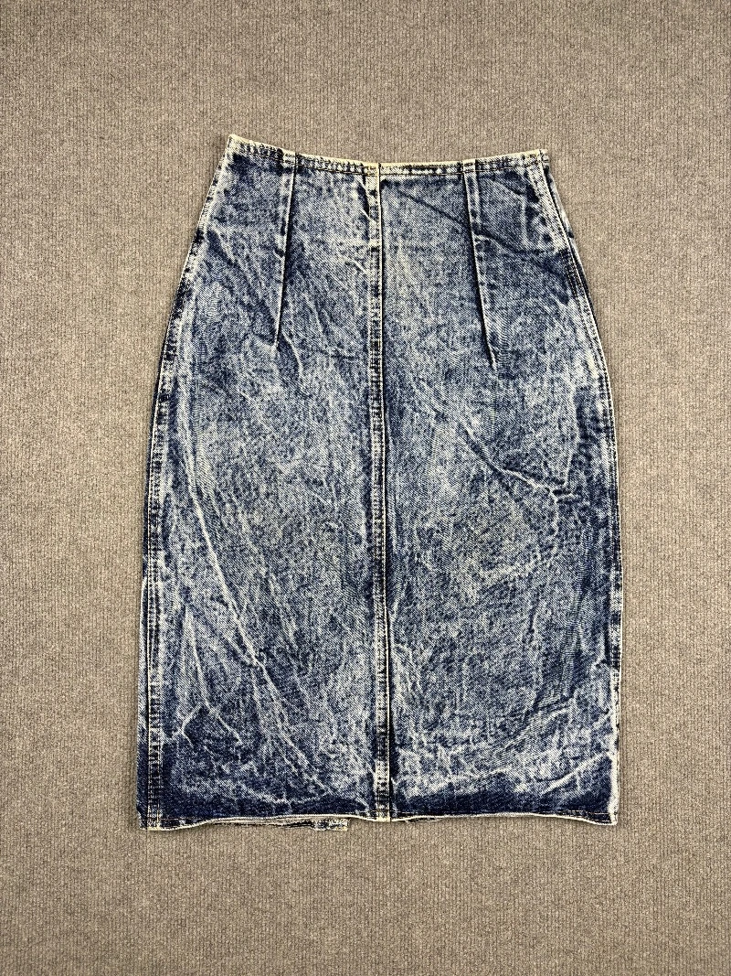 Falda By Deep acid wash