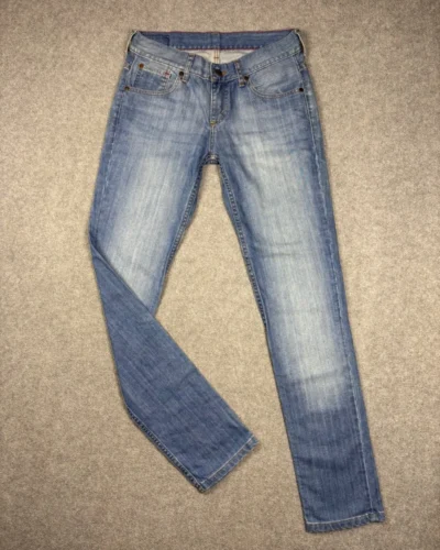Levis 572