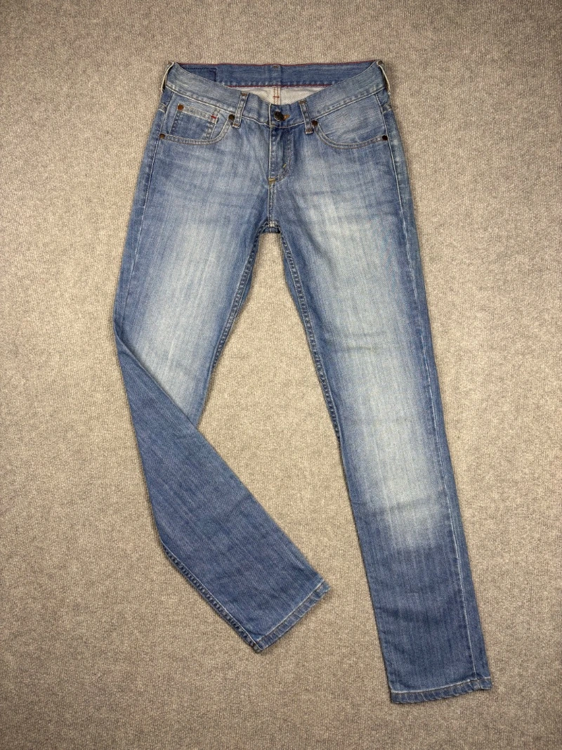 Levis 572