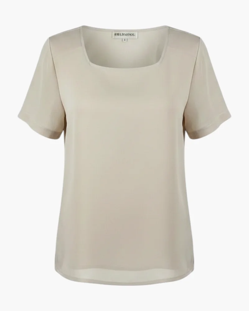 Blusa transparente con hombreras