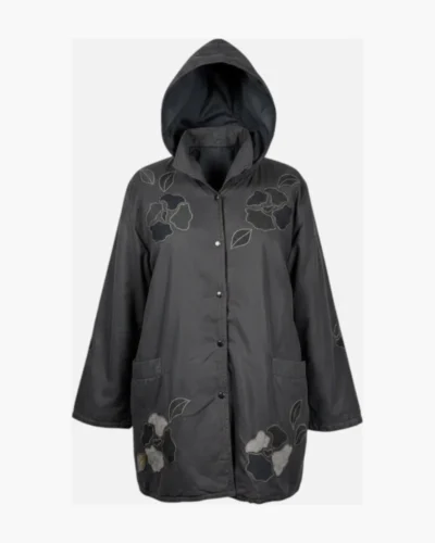 Campera negra bordados