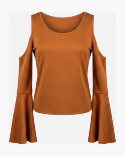 Remera naranja hombros descubiertos