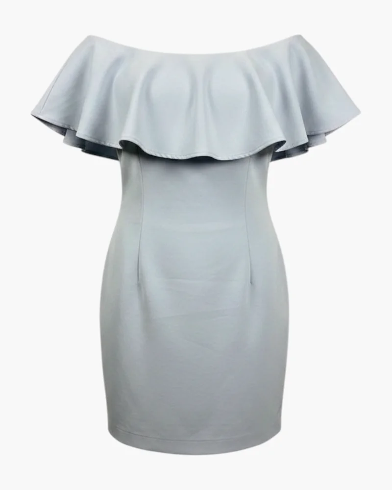 Vestido celeste con hombros descubiertos